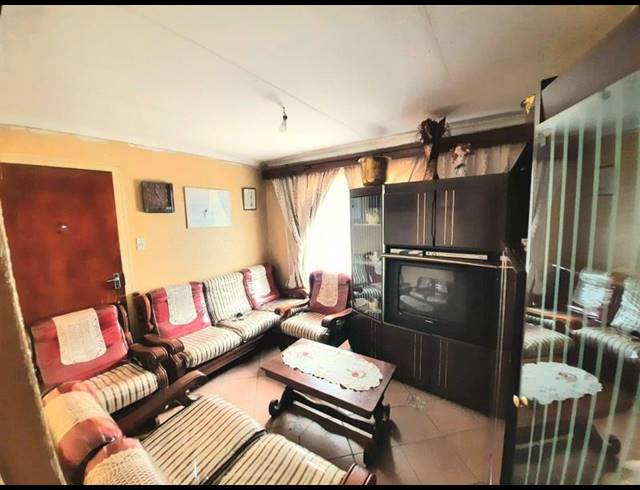 2 BEDROOM HOUSE FOR SALE IN SOSHANGUVE GG